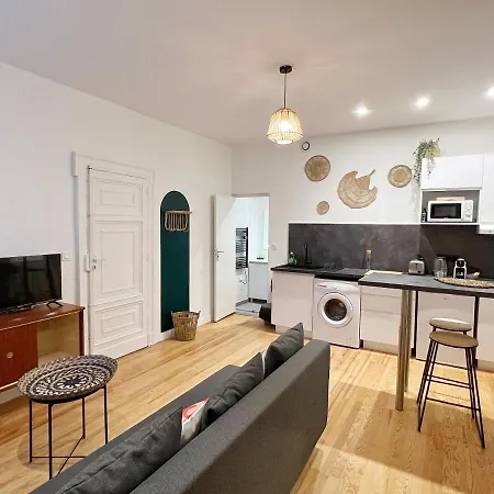 Le Botanique * Hypercentre * Netflix