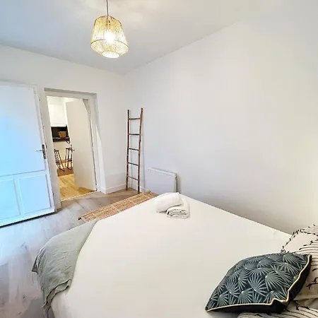 Le Botanique * Hypercentre * Netflix