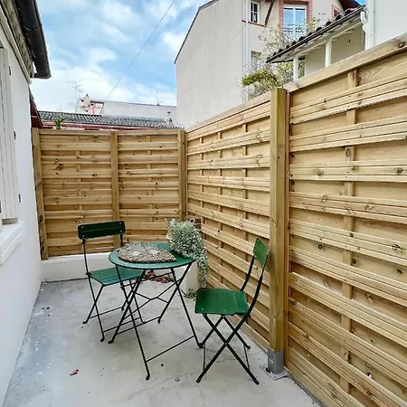 Le Botanique * Hypercentre * Netflix *