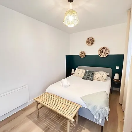 Le Botanique * Hypercentre * Netflix