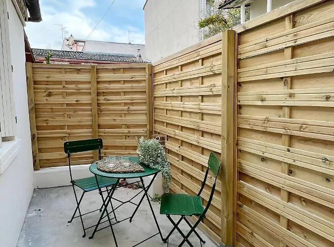 Le Botanique * Hypercentre * Netflix *