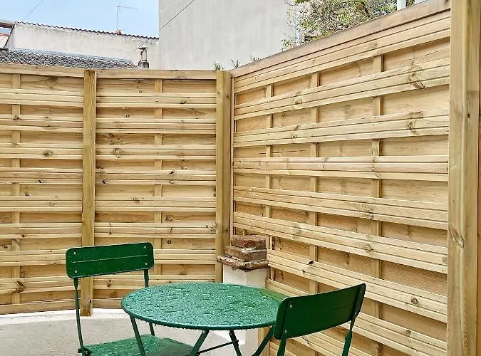 Le Botanique * Hypercentre * Netflix *