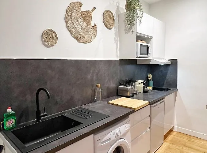 Le Botanique * Hypercentre * Netflix