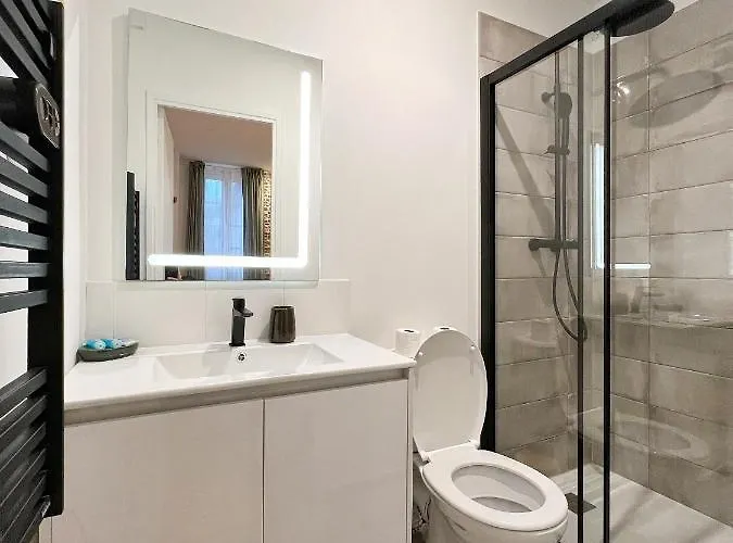 Le Botanique * Hypercentre * Netflix